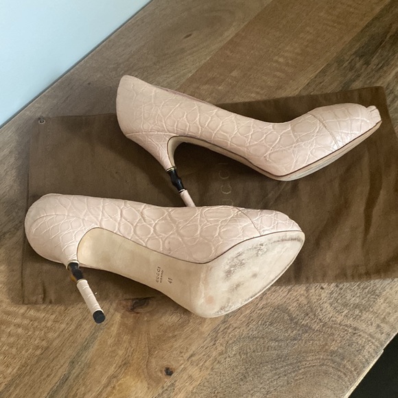 Gucci pink peep toe bamboo platform pumps - size 41. - Picture 6 of 9